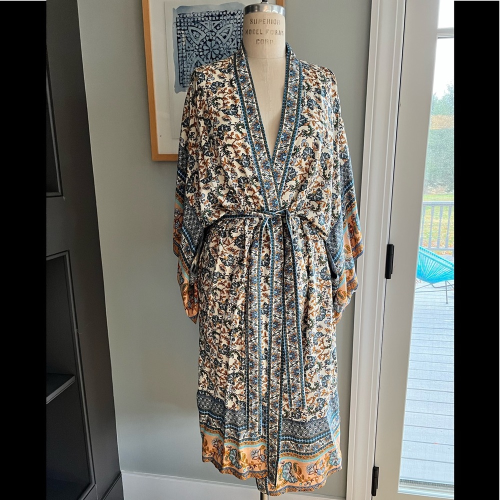 Wide Sleeve Kimono - Picture 5 of 8